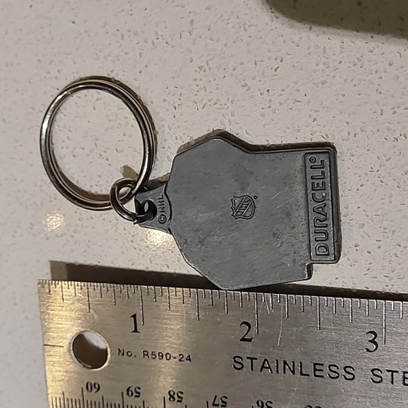 EUC Boston Bruins key ring - Picture 3 of 3